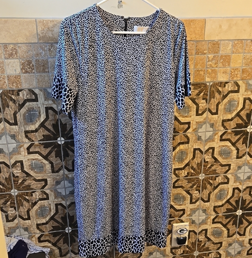 MICHAEL Michael Kors Black and White Patterned Midi Dress